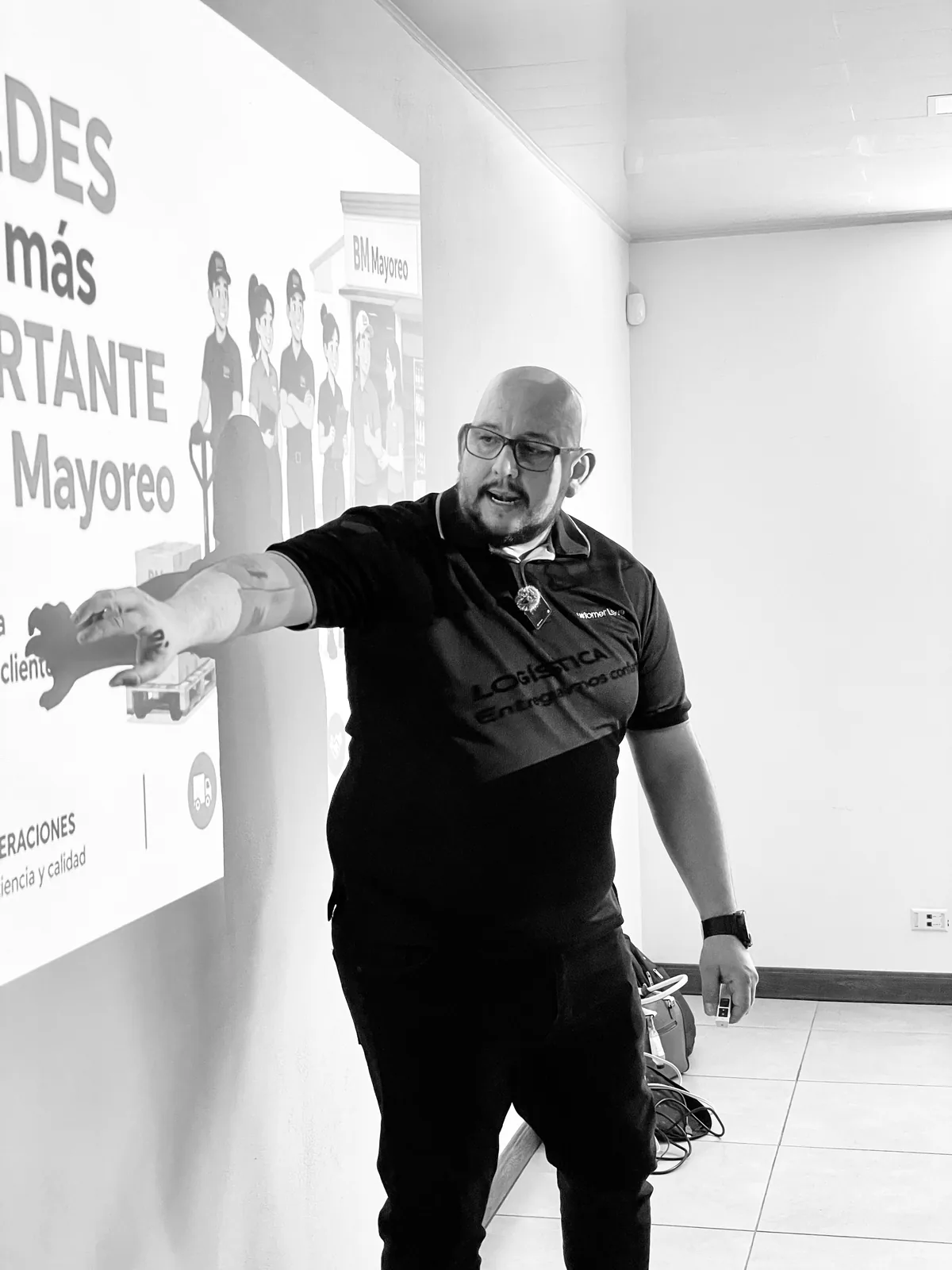 Alonso López facilitando el taller El Cliente en el Centro de Todo
